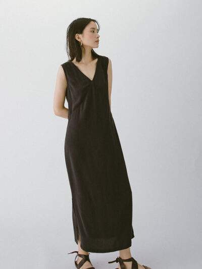 V-Neck Sleeveless Slit Dress – Black