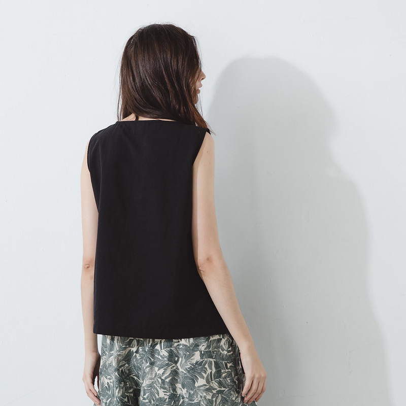 Oval‑Neck Vest - Black - Image 3