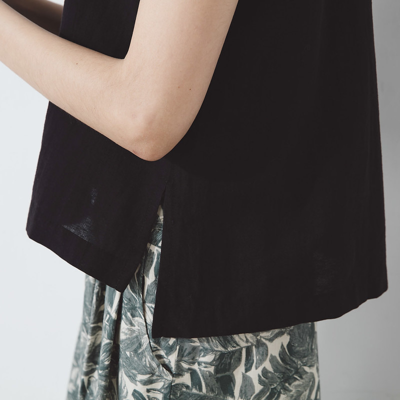 Oval‑Neck Vest - Black - Image 4