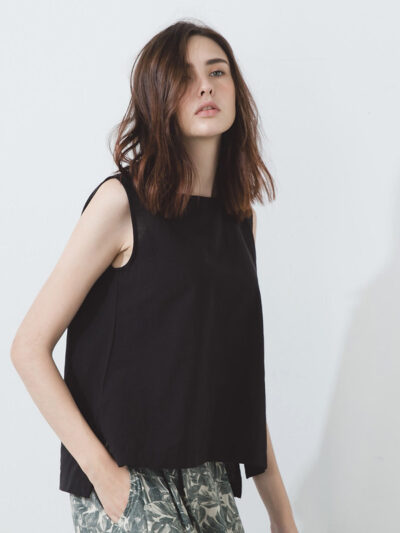 Oval‑Neck Vest - Black