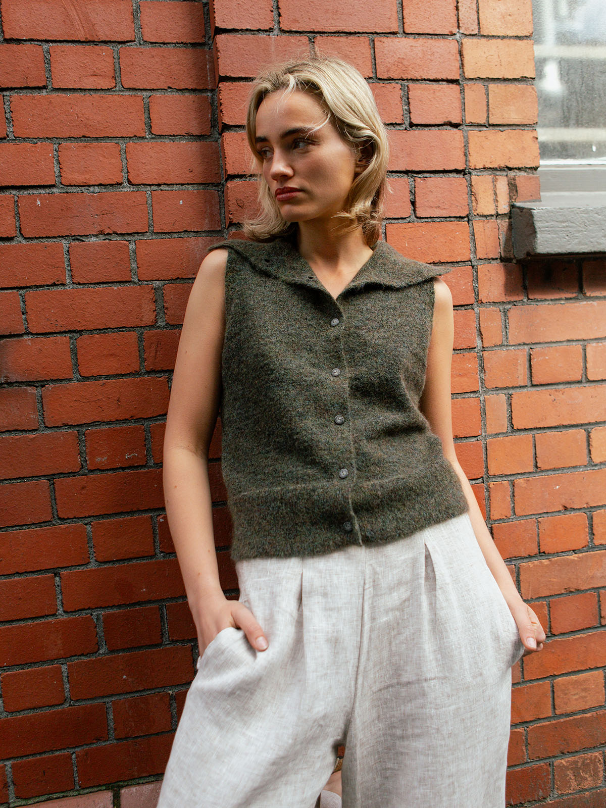 Button-Front Lightweight Wool Vest - Dark Green