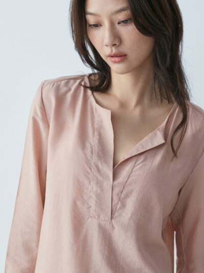 V‑Neck Long Sleeve Top – Quiet Pink