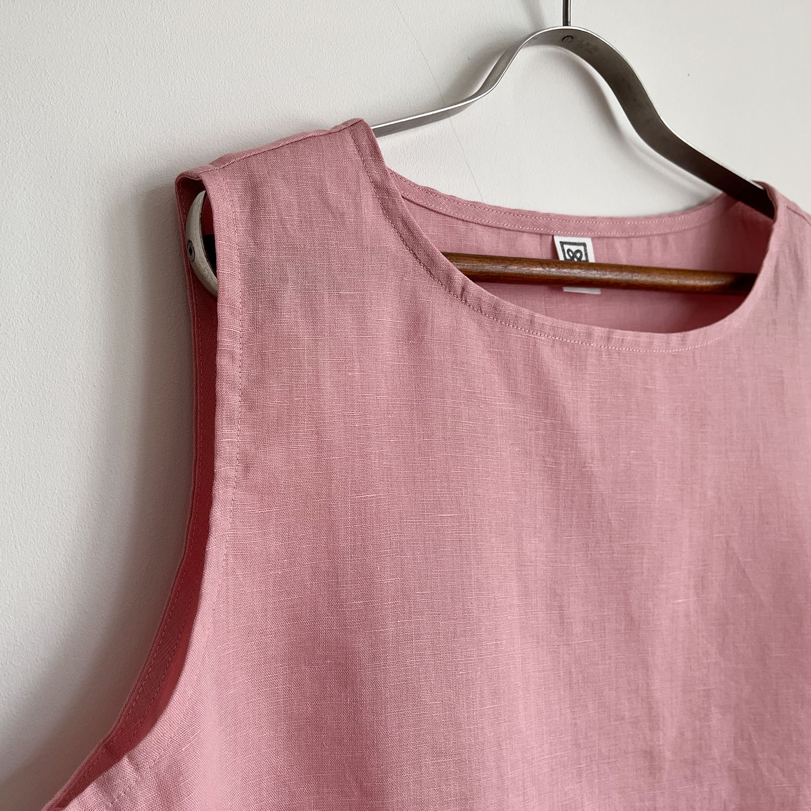 Oval neck linen vest – Coral Pink - Image 2