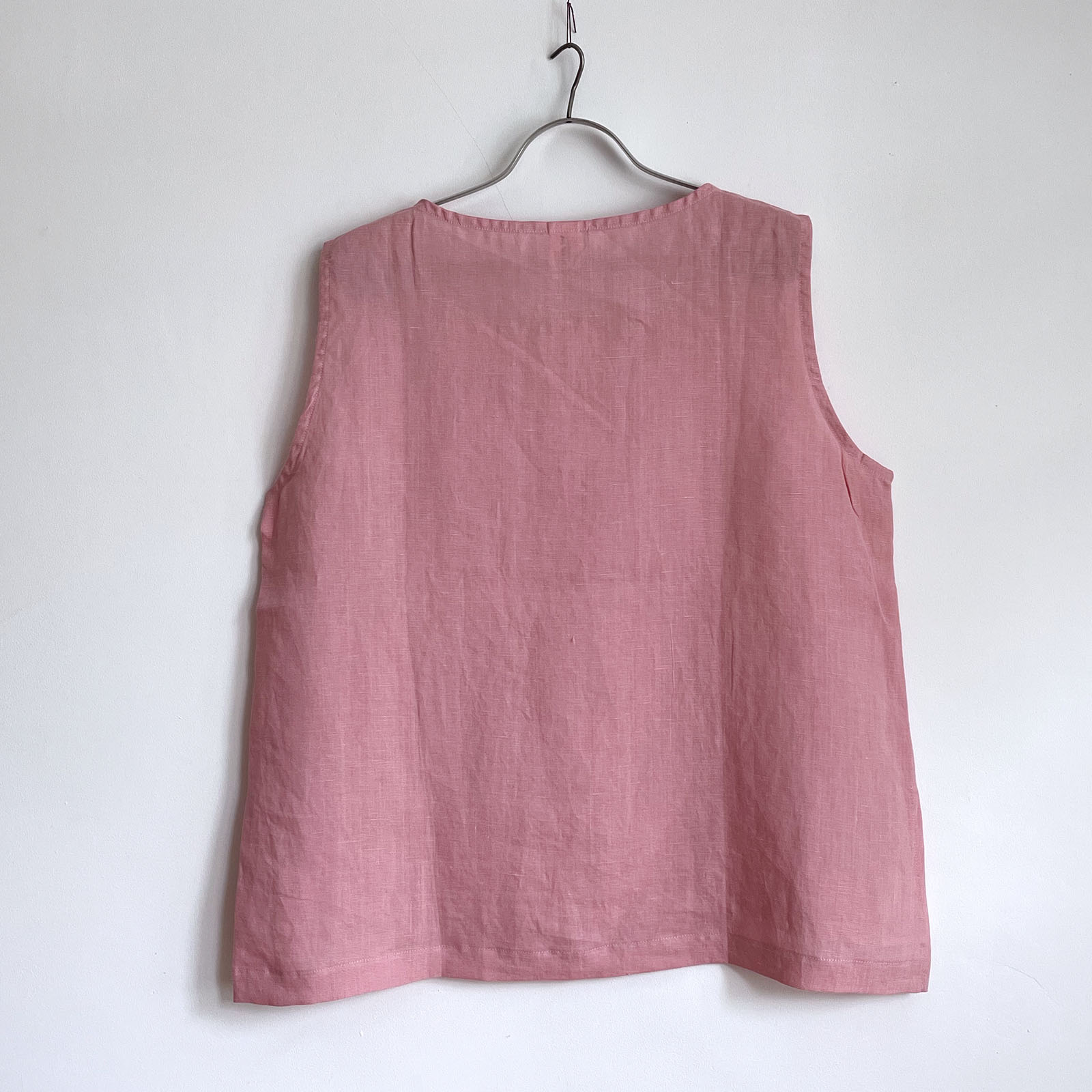 Oval neck linen vest – Coral Pink - Image 3